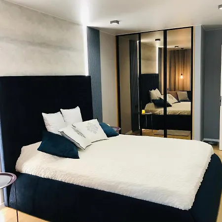 Citadel Vip - Two Bedroom * Λβιβ