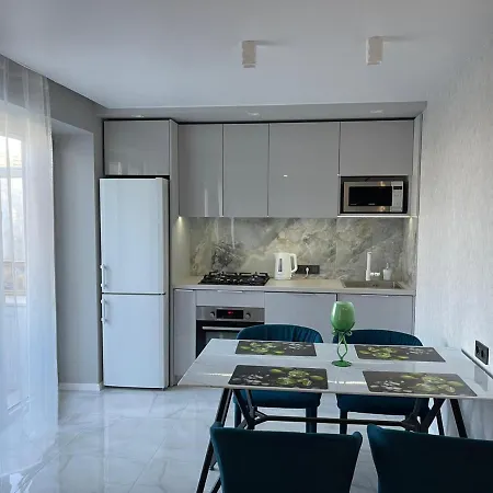 Citadel Vip - Two Bedroom Λβιβ