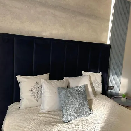 Citadel Vip - Two Bedroom * Λβιβ